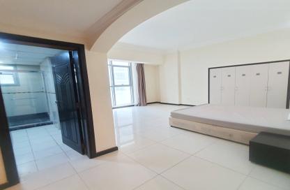 Apartment - 2 Bedrooms - 2 Bathrooms for rent in Al Juffair - Capital Governorate