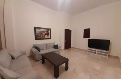 Apartment - 2 Bedrooms - 2 Bathrooms for rent in Segaya - Manama - Capital Governorate