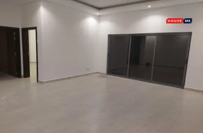 Apartment - 3 Bedrooms - 3 Bathrooms for rent in Hidd - Muharraq Governorate