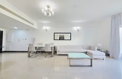 Apartment - 2 Bedrooms - 2 Bathrooms for rent in Al Juffair - Capital Governorate