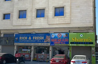 عمارة بالكامل - استوديو - 2 حمامات للبيع في البسيتين - المحرق