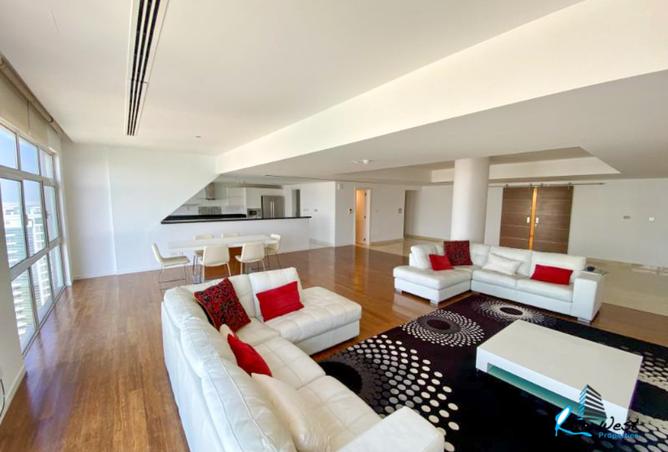 984260 - Property Image 2