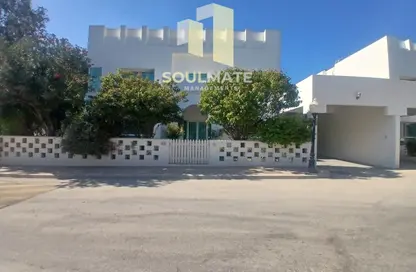 فيلا - 4 غرف نوم - 3 حمامات للايجار في الجنبية - المحافظة الشمالية