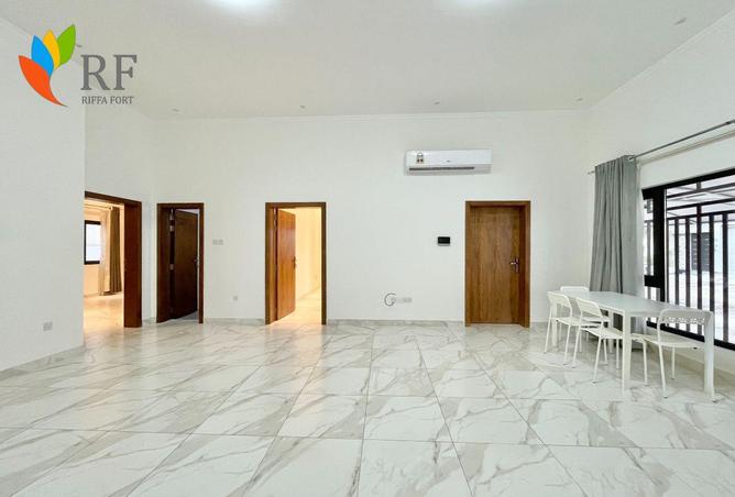 972597 - Property Image 2