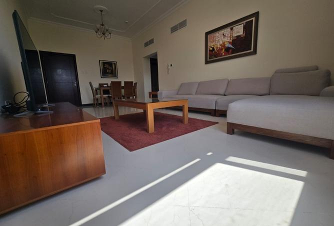 911498 - Property Image 2