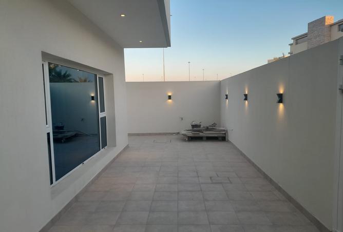 978103 - Property Image 2