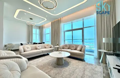 Duplex - 3 Bedrooms - 5 Bathrooms for rent in Seef - Capital Governorate