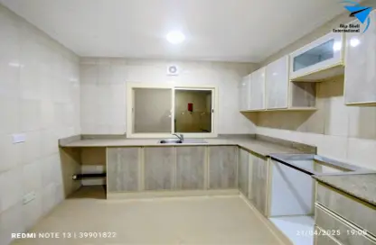 Apartment - 2 Bedrooms - 2 Bathrooms for rent in Manama - Capital Governorate