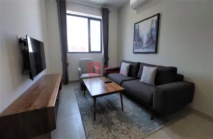 Living Room image for: Apartment - 1 Bedroom - 1 Bathroom for rent in Segaya - Manama - Capital Governorate, Image 1