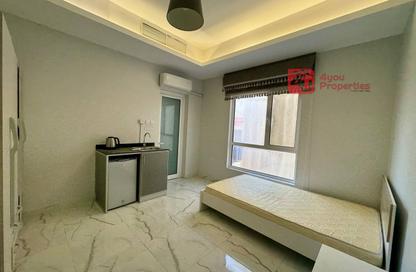 Apartment - Studio - 1 Bathroom for rent in Zinj - Manama - Capital Governorate
