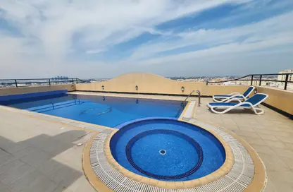 Apartment - 3 Bedrooms - 4 Bathrooms for rent in Janabiya - Northern Governorate