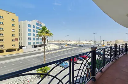 Retail - Studio - 2 Bathrooms for rent in Janabiya - Northern Governorate