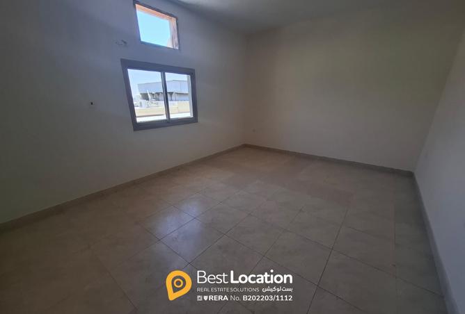922674 - Property Image 3