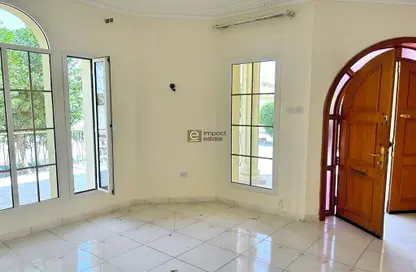 Empty Room image for: Villa - 4 Bedrooms - 4 Bathrooms for rent in Janabiya - Northern Governorate, Image 1