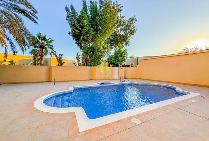 982660 - Property Image 2