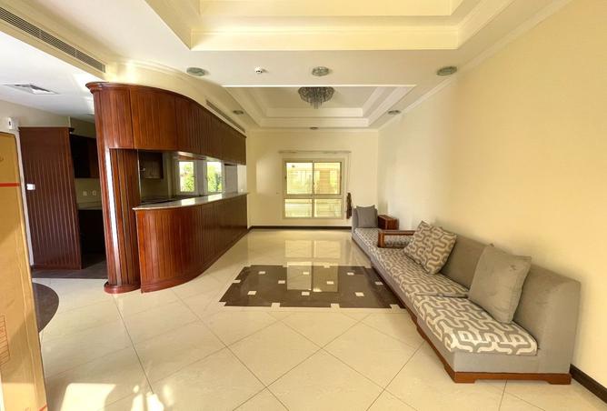 987441 - Property Image 2