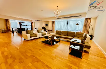 Apartment - 3 Bedrooms - 5 Bathrooms for rent in Seef - Capital Governorate