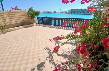 Terrace image for: Villa - 2 Bedrooms - 3 Bathrooms for rent in Amwaj Avenue - Amwaj Islands - Muharraq Governorate, Image 1