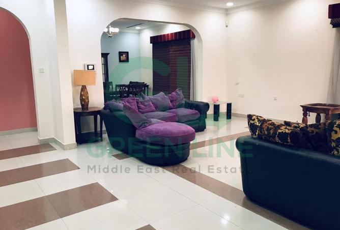 952044 - Property Image 2