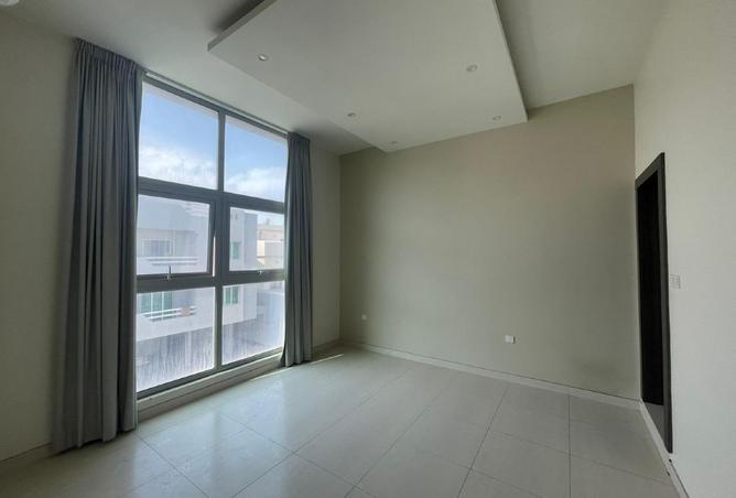 989262 - Property Image 3