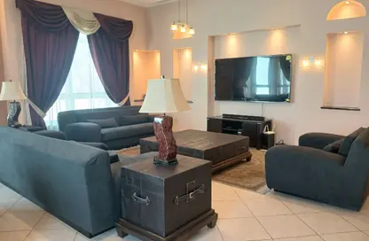 Apartment - 3 Bedrooms - 3 Bathrooms for rent in Al Juffair - Capital Governorate