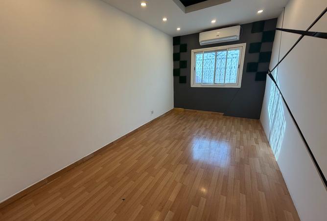 977373 - Property Image 3