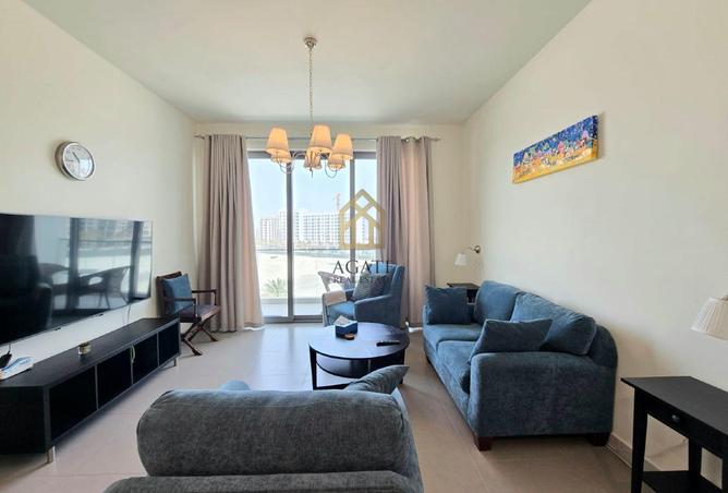 975828 - Property Main Image