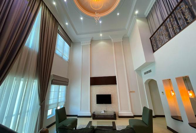 988217 - Property Image 2