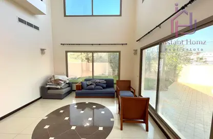 فيلا - 5 غرف نوم - 5 حمامات للايجار في الجنبية - المحافظة الشمالية