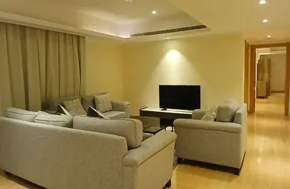 Apartment - 3 Bedrooms - 4 Bathrooms for rent in Al Juffair - Capital Governorate