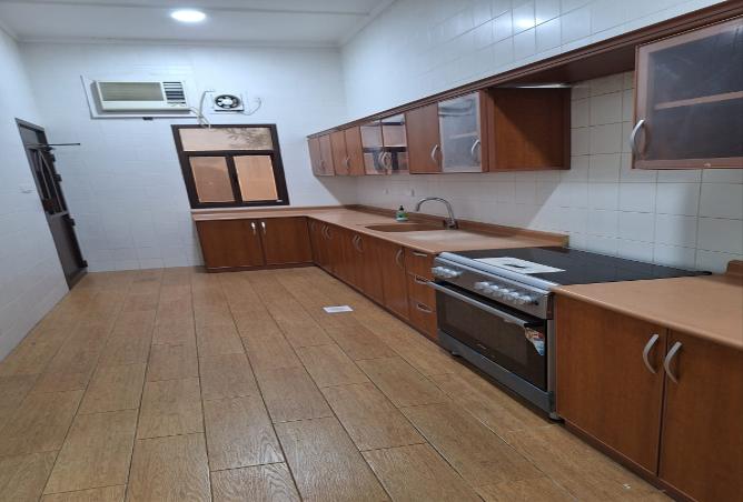 990375 - Property Image 3