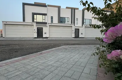 Villa - 4 Bedrooms - 5 Bathrooms for sale in Maqabah - Northern Governorate