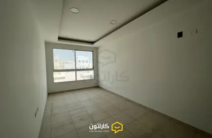 عمارة بالكامل - استوديو - 1 حمام للبيع في سند - المحافظة الوسطى