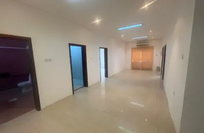 Office Space - Studio - 2 Bathrooms for rent in Exhibition Road - Hoora - Capital Governorate