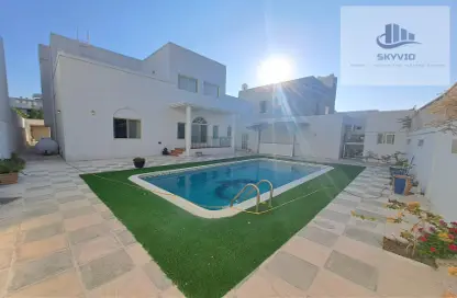Pool image for: Villa - 5 Bedrooms - 5 Bathrooms for rent in Saar - Northern Governorate, Image 1