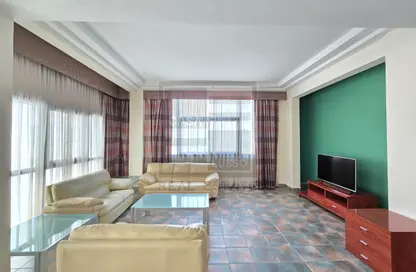 Apartment - 2 Bedrooms - 3 Bathrooms for rent in Al Juffair - Capital Governorate