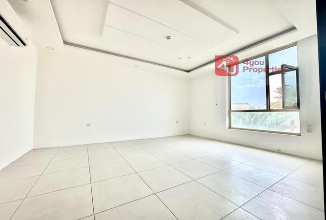 981909 - Property Image 3