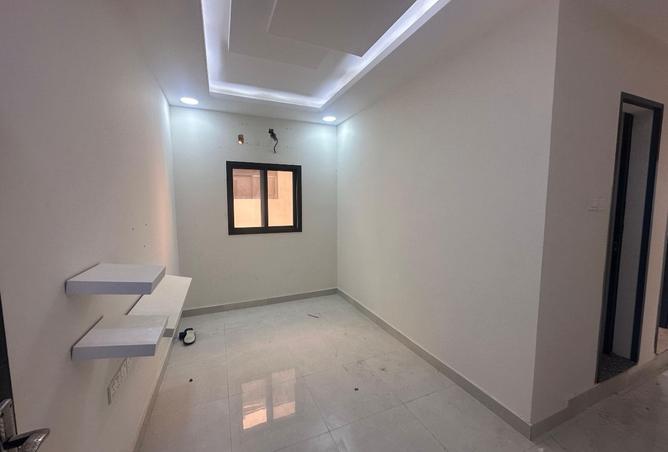 987359 - Property Image 3