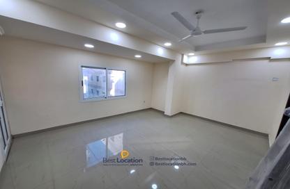 Apartment - 3 Bedrooms - 3 Bathrooms for rent in Hidd - Muharraq Governorate