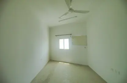 Apartment - 2 Bedrooms - 2 Bathrooms for rent in Busaiteen - Muharraq Governorate