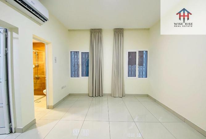 979402 - Property Image 2