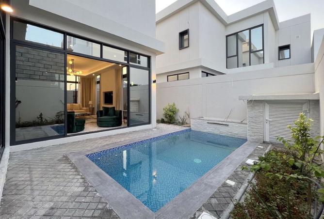 989366 - Property Image 2