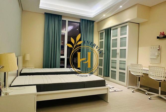 984167 - Property Image 2