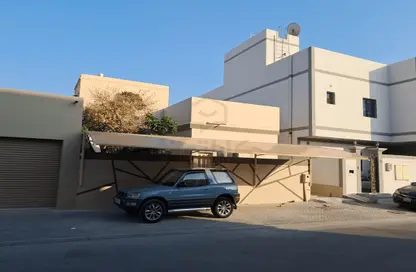 Villa - 4 Bedrooms - 4 Bathrooms for sale in Isa Town - Central Governorate