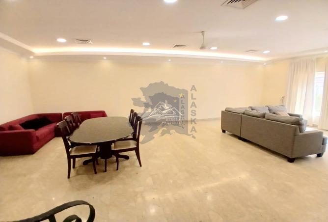 893917 - Property Image 2