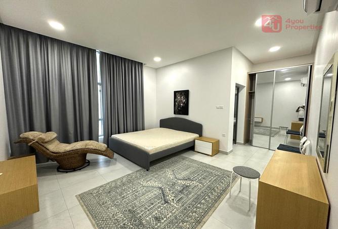 900427 - Property Image 2