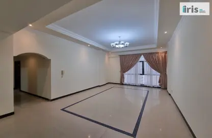 Empty Room image for: Apartment - 3 Bedrooms - 3 Bathrooms for rent in Al Juffair - Capital Governorate, Image 1