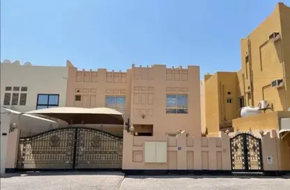 Villa - 5 Bedrooms - 7 Bathrooms for rent in Arad - Muharraq Governorate