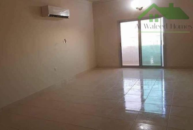 871249 - Property Image 2