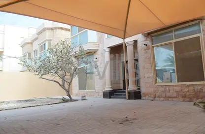 Outdoor Building image for: Villa - 4 Bedrooms - 4 Bathrooms for rent in Seef - Capital Governorate, Image 1